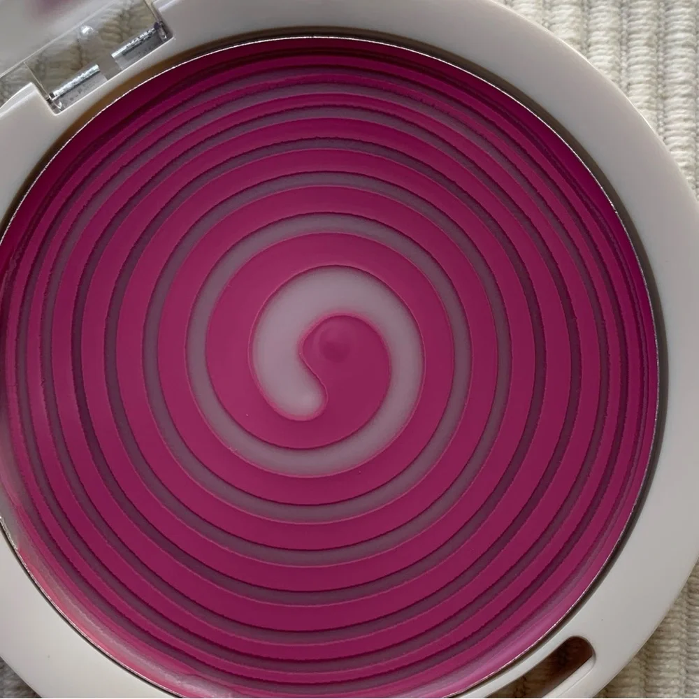 Morphe Huephoric Rush 3-in-1 Silk Blush
Shade:  Energized - lavender - Picture 7 of 11